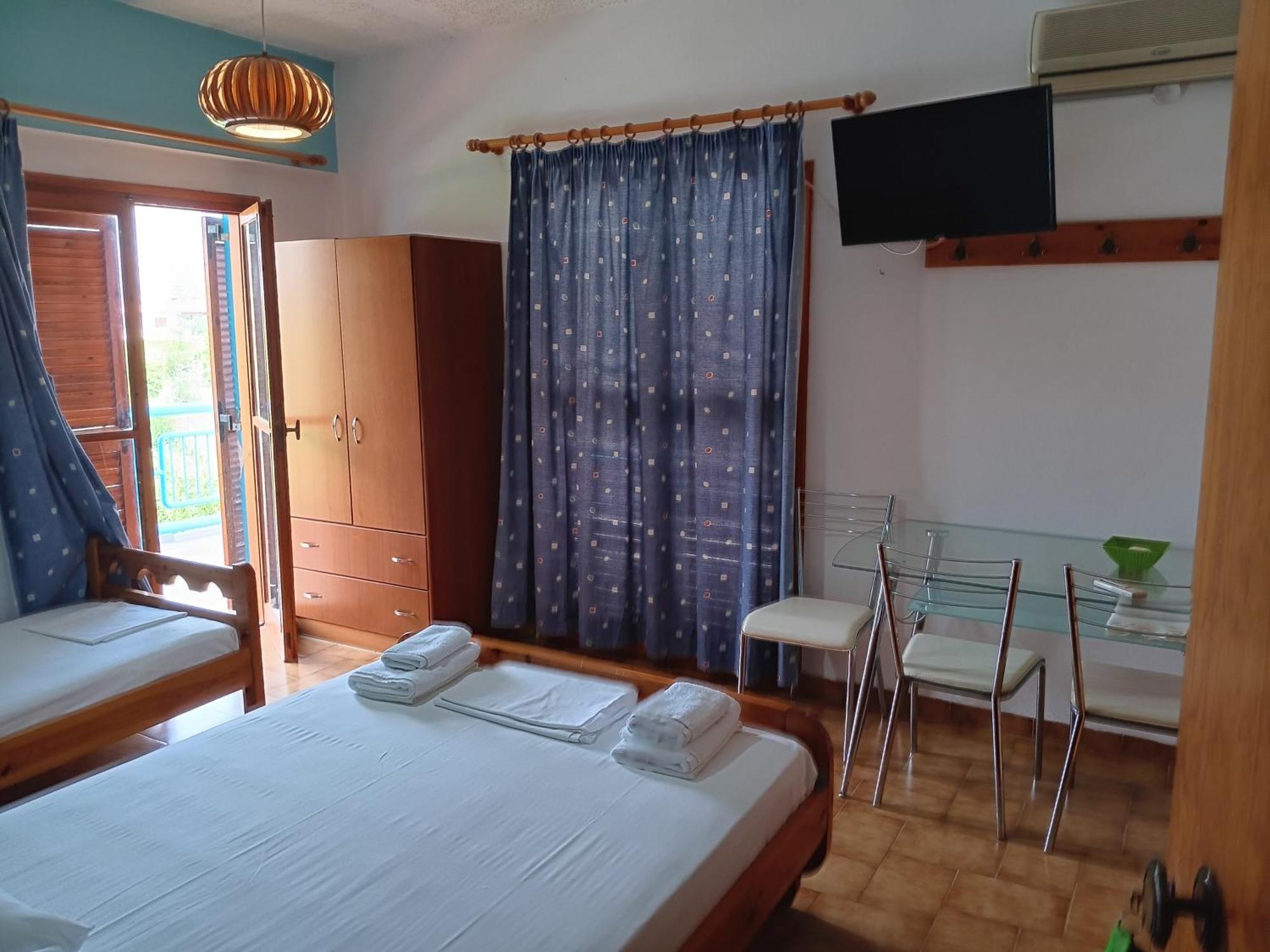 Foinikas Rooms Eratiní Eksteriør bilde
